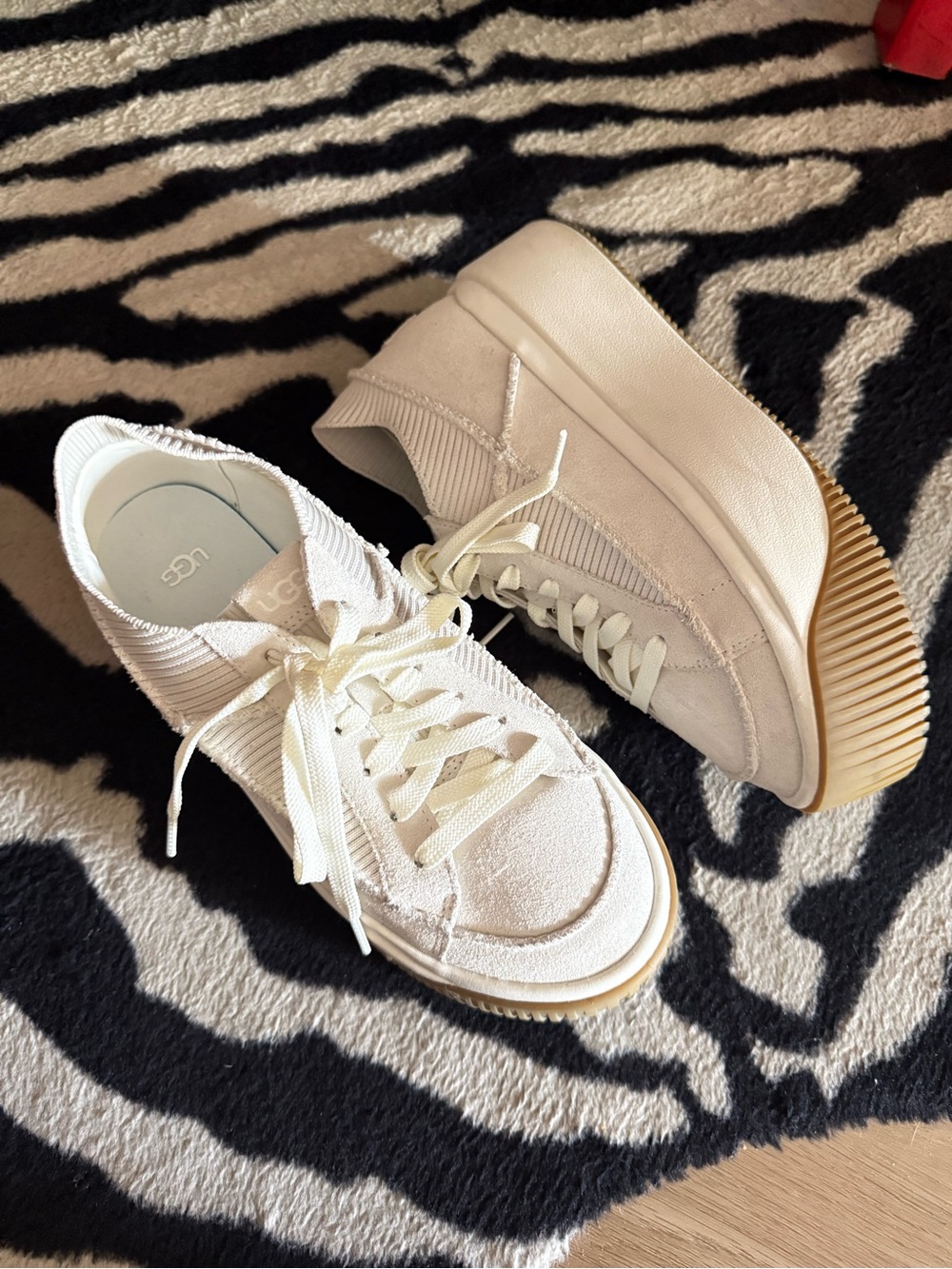 UGG EZ-Duzzit Lace Platform Sneakers Sz 8
